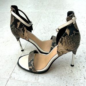 Gianni Bini Snakeskin Heels